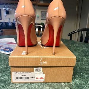 Christian Louboutins Patent Nude/Light Gold 38.5
